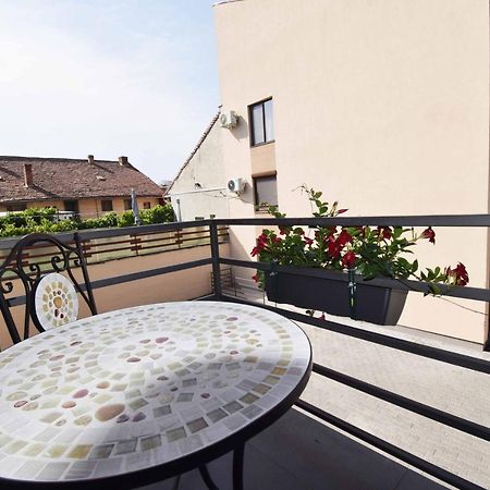 Luxury Apartment Central Targu Mures Ngoại thất bức ảnh